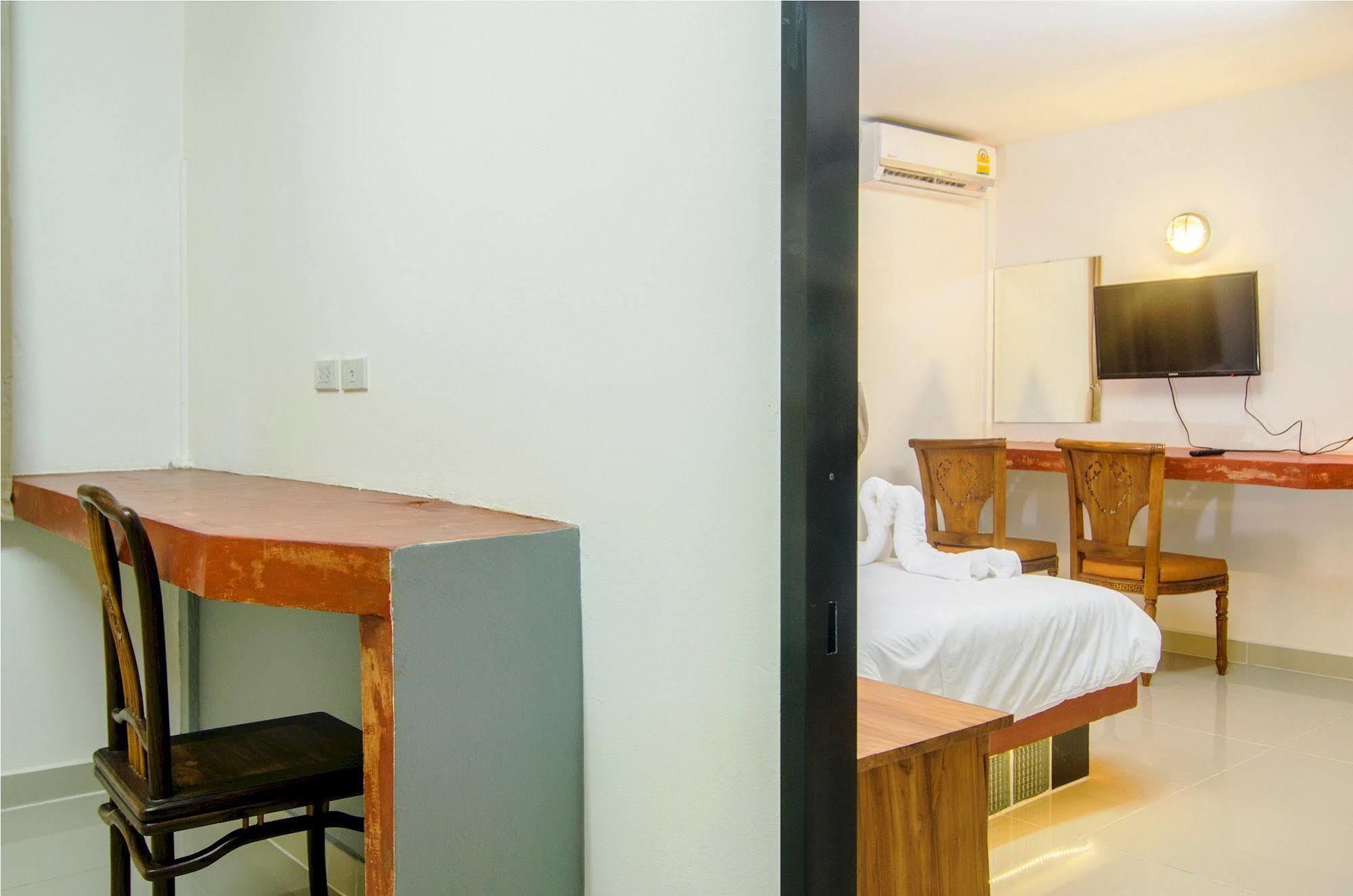 Khunsri Resort Art Boutique Hotel Pattaya Bagian luar foto