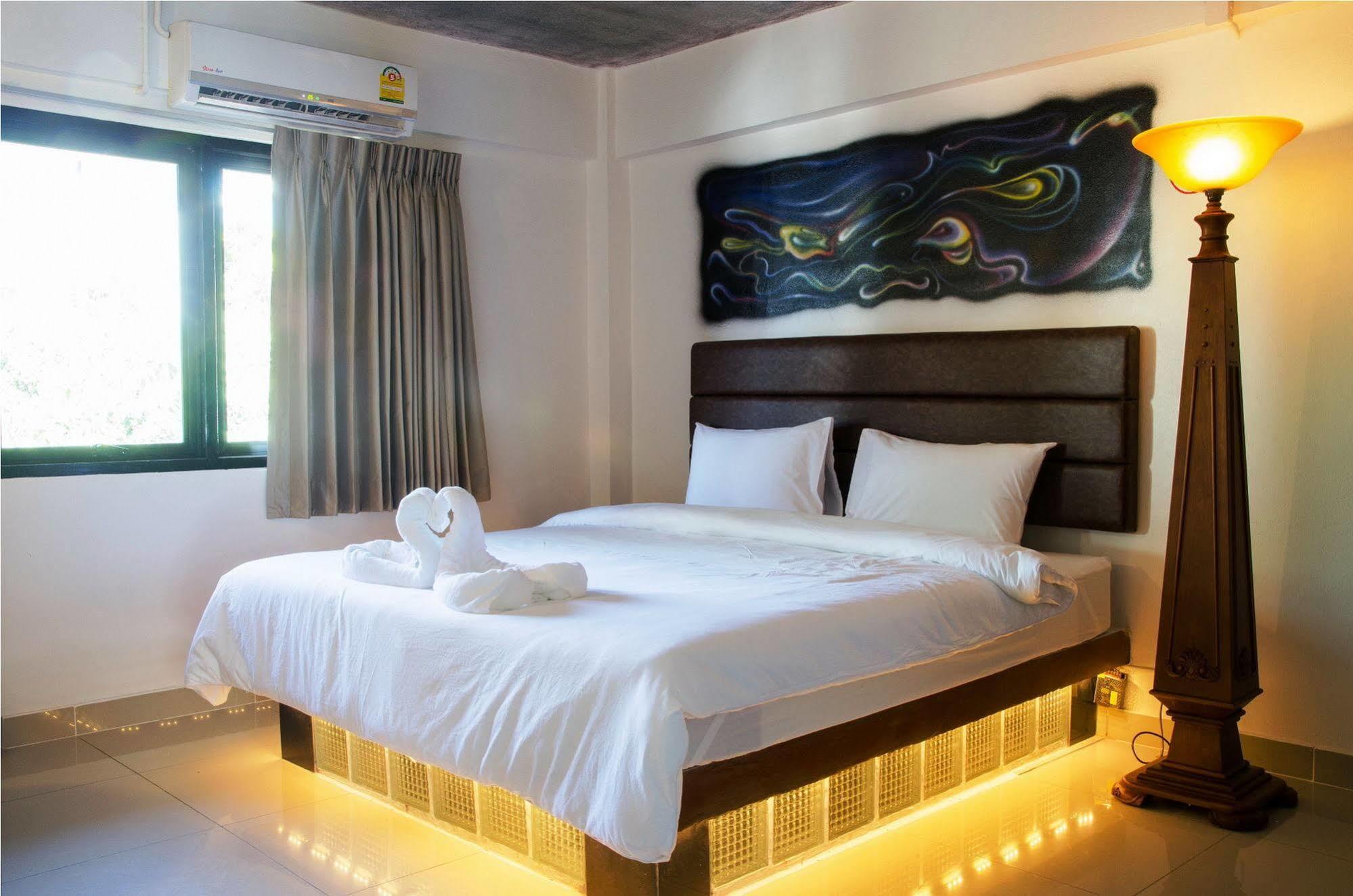 Khunsri Resort Art Boutique Hotel Pattaya Bagian luar foto