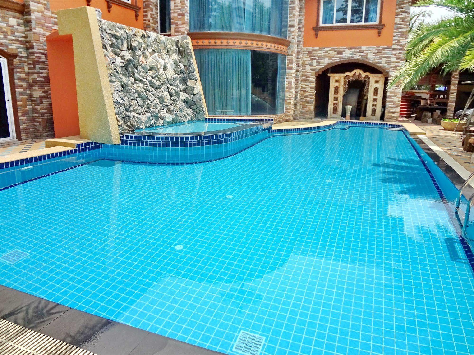 Khunsri Resort Art Boutique Hotel Pattaya Bagian luar foto